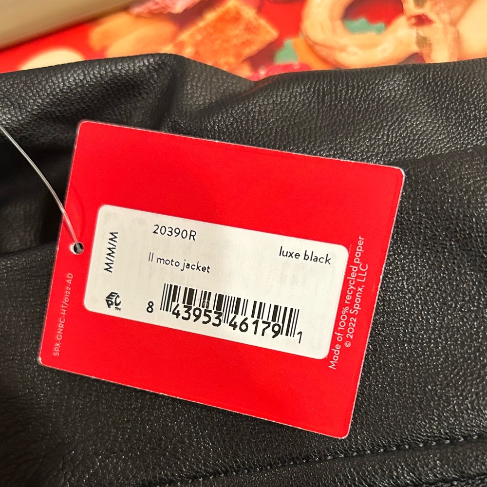 NWT Spanx  Leather-Like Moto Jacket Vegan  Zip Front Luxe Medium or 1x - Picture 6 of 12